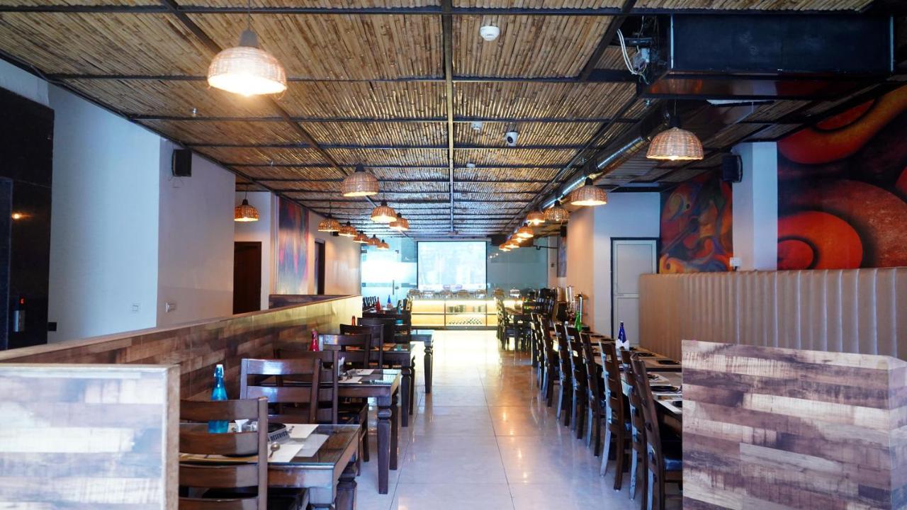Aa Hotels & Resorts Zirakpur Экстерьер фото